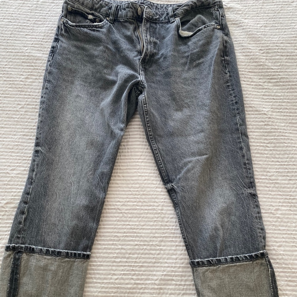 ZARA- STOVE PIPE FOLDED JEANS WITH A HIGH WAIST Size 32 (US 14)